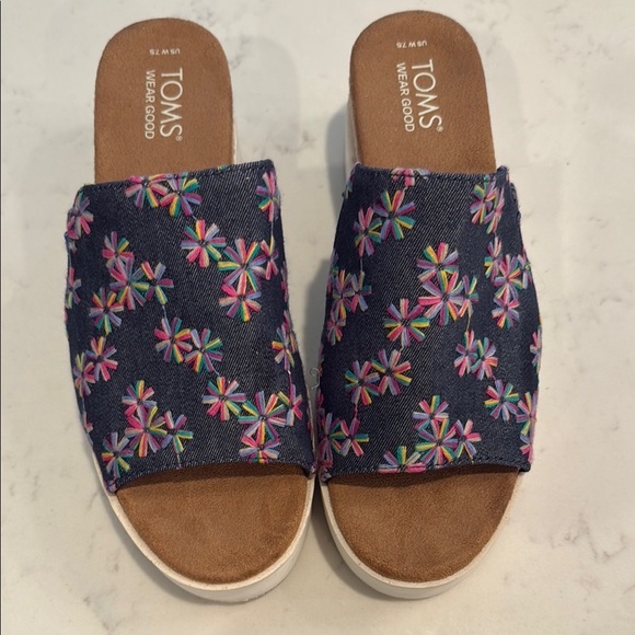 Toms Shoes - TOMS Navy Embroidered Slide Sandals EUC